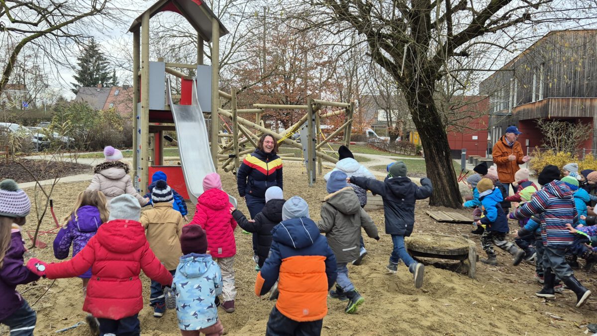 Mini-Einweihung unseres neuen Spielgerätes